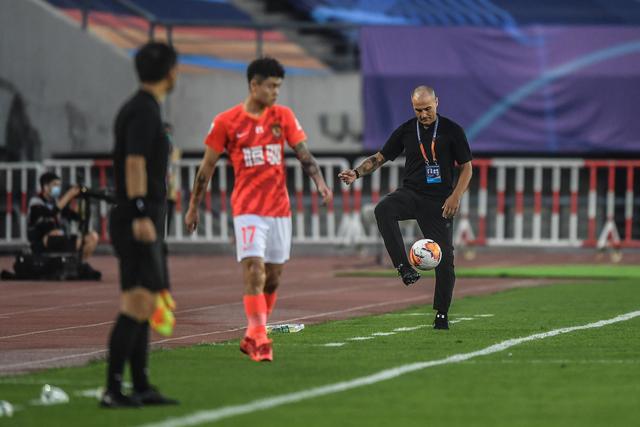 巴特勒35+19+10热火加时负活塞 骑士大胜篮网